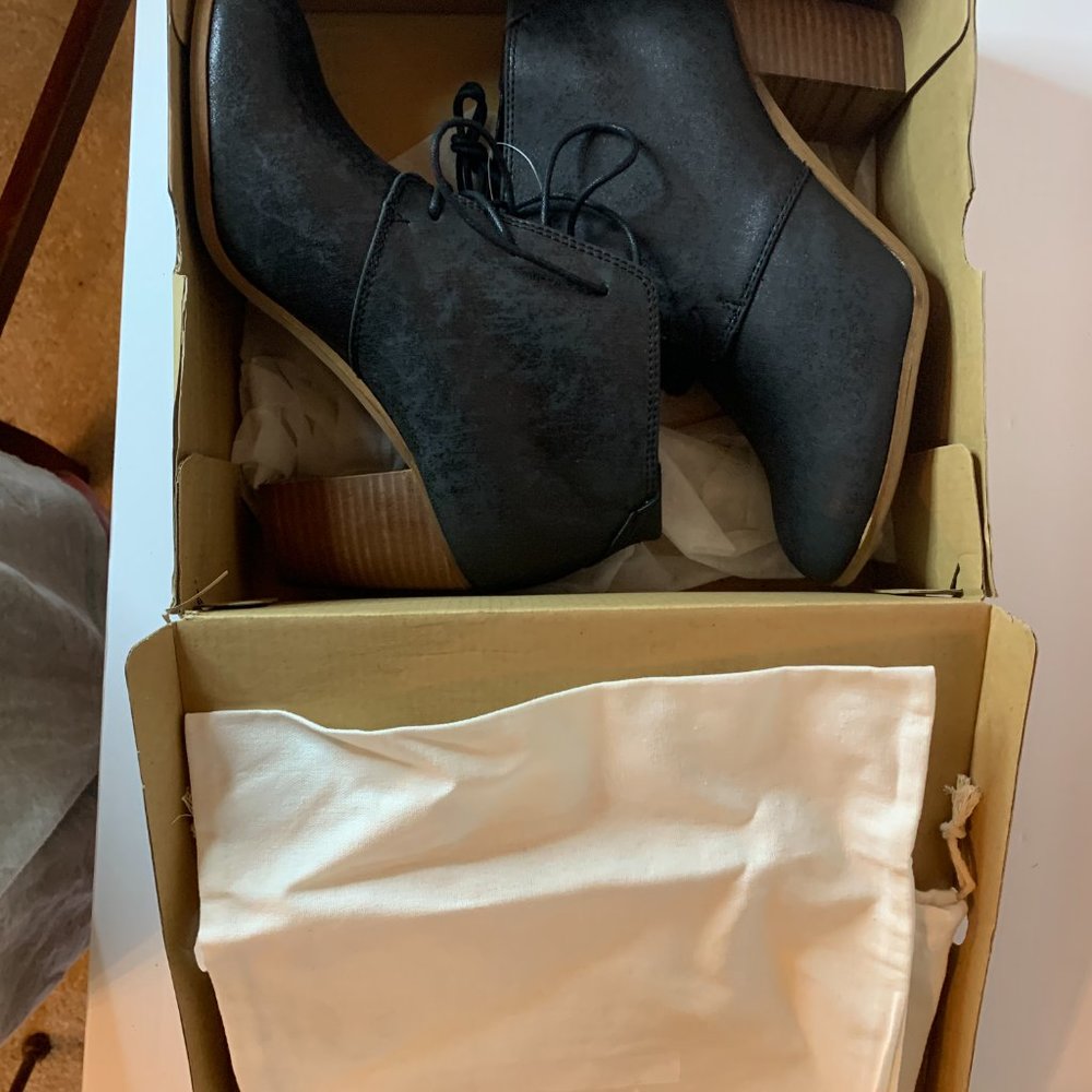 TOMS Black Mettalic Lunata Lace Up Boots Size 10 - Picture 5 of 8